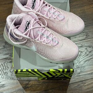 Nike Men's Pink Athletic Shoes